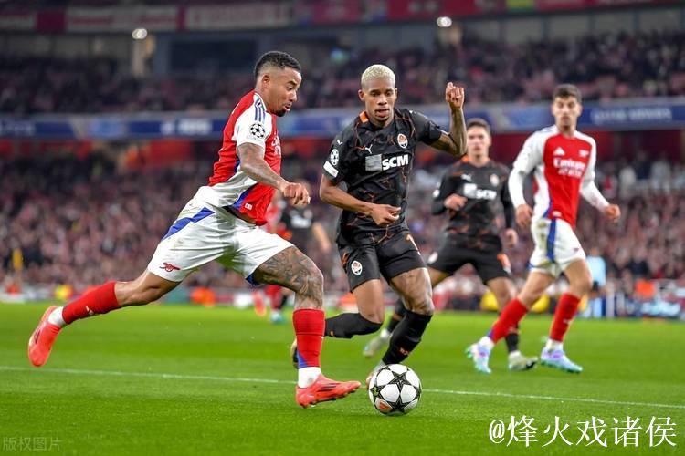 英超+欧冠第1！太强了！双冠王诞生，豪取10连胜